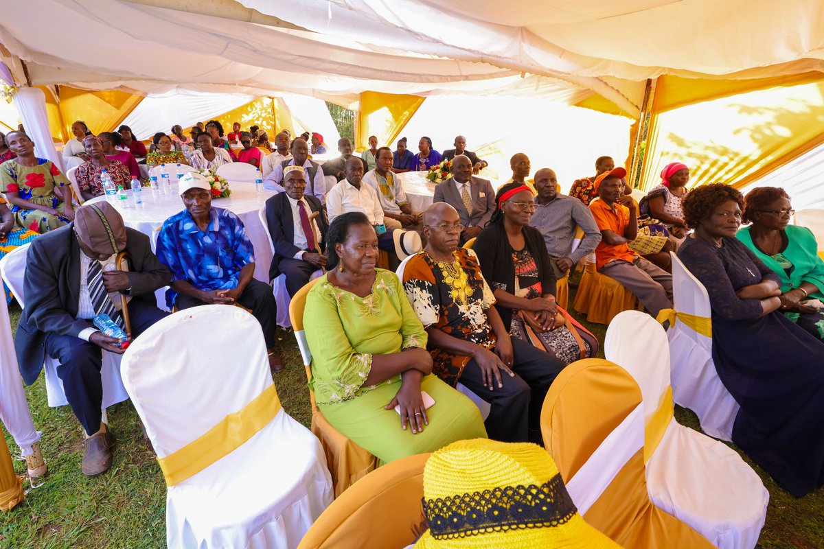 ray_omollo's tweet photo. In celebration of a decade-long legacy of love, we joined the family of our friend, Innocent Muganda, in Ugambi Village, Ugenya Constituency, Siaya County, for a Memorial Service marking the 10th anniversary of their beloved father's passing. https://t.co/1h8l6Dydo3