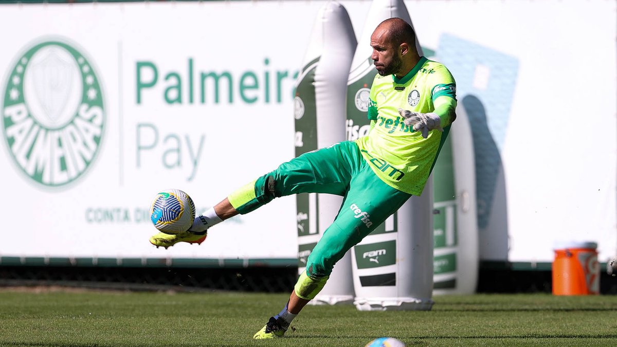 Palmeiras's tweet photo. Antes da viagem, treino na Academia de Futebol! 💪

Com ensaios táticos, a preparação para o duelo de amanhã foi finalizada. Confira os detalhes em nosso site ➤ https://t.co/p0HuExQBQy

#AvantiPalestra https://t.co/nA9Lfmpffl