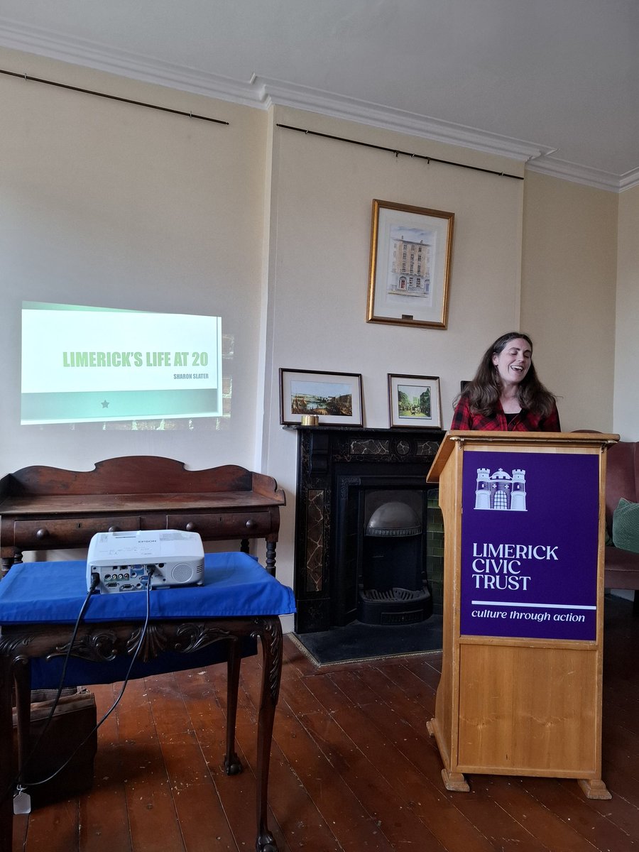 Finishing off Day Two of the Shannonside History Festival with <a href="/limerickslife/">Sharon Slater</a> giving a talk in <a href="/PeoplesMuseumLK/">The People's Museum of Limerick</a> about her 20 years of research and Limerick's Life. Fascinating to hear the amount of work and research she has put into it.
