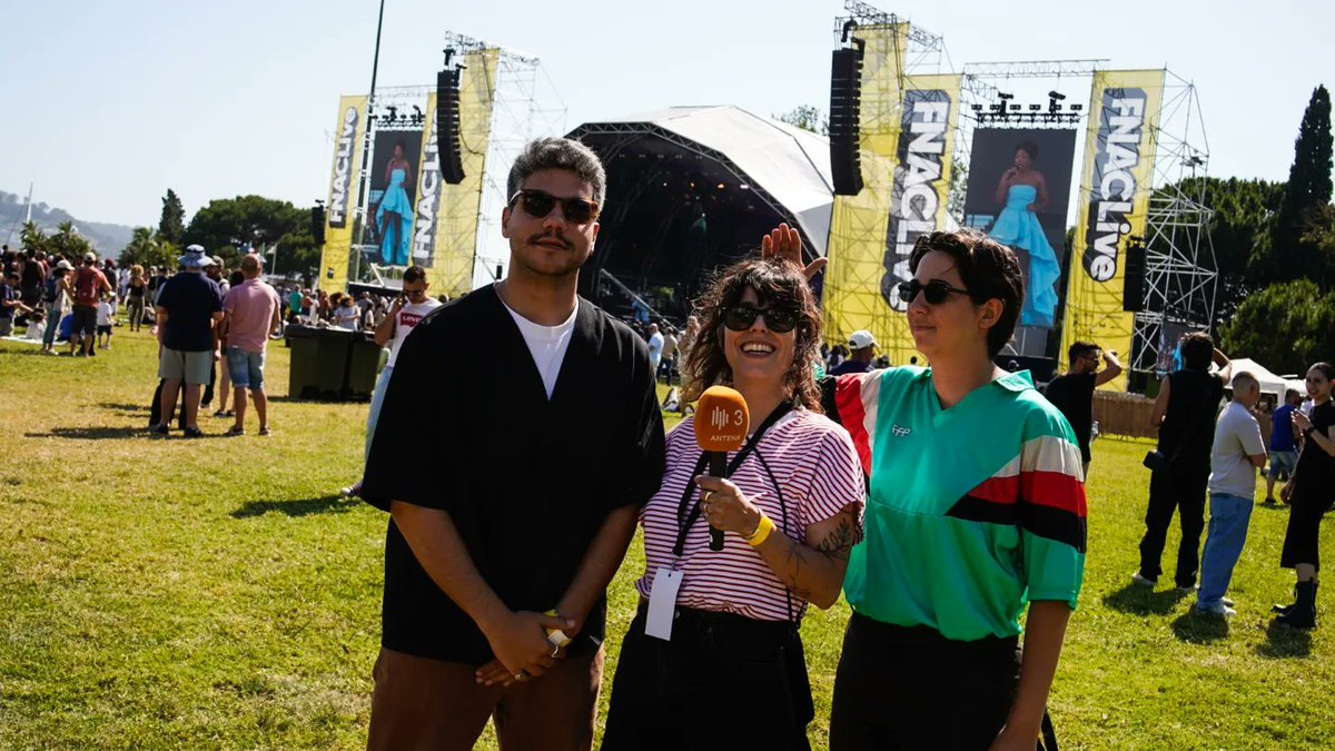 antena3rtp's tweet photo. Hoje as Novas Manhãs da 3 dormiram mais um bocadinho... e estão no #FNACLive a dar conta de tudo o que acontece nos Jardins da Torre de Belém. E vocês? Já chegaram? ☀️

📸 Catarina Peixoto https://t.co/ZlywqPDIk2