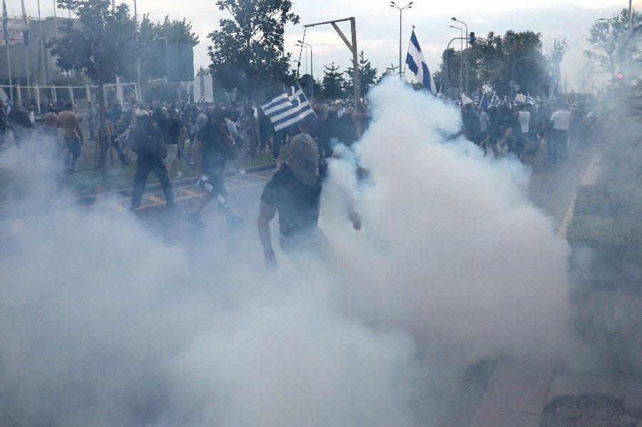 NikolasLykoss's tweet image. Ο Εθνικισμός ως κοσμοθεωρία μας επιτρέπει να δρούμε κινηματικά, χωρίς να ανήκουμε απαραίτητα σε κομματικά και μη μαντριά διαφόρων πονηρών και άσπιλων τσοπάνηδων που λυμαίνονται τον χώρο μας.
Το έργο των γνωστών τσοπάνηδων είναι να προσέχουν τα πρόβατά τους να είναι καλοί και…