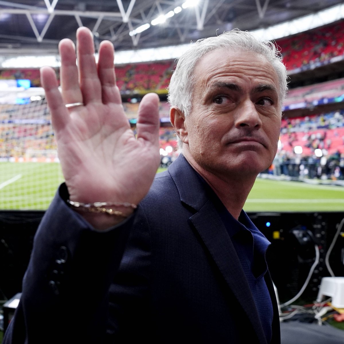 Teknik Direktörümüz Jose Mourinho, #UCLfinal için Wembley'de! 💛💙