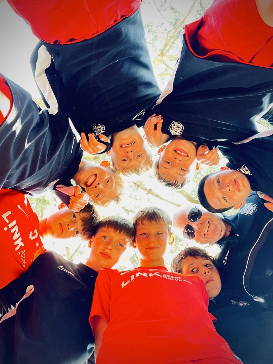 acoachesview1's tweet photo. Another successful trip to @FCDinard for the #Emeraudecup with the @JerseyFA_PC .

Congratulations to our U11s on winning the competition and for both U12 teams playing in the au13s age band and making the quarter finals and semi finals respectively.

🇯🇪⚽️🇫🇷 https://t.co/mfgFwI6Tv1