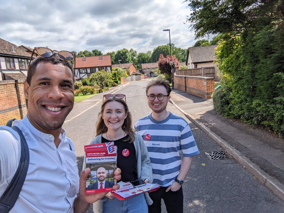 Nice day to be out campaigning in Pound Hill, Crawley. Lost track of the number of previous Tory supporters I spoke to who will be voting for @CllrPetesTweets and <a href="/UKLabour/">The Labour Party</a> on 4th July.