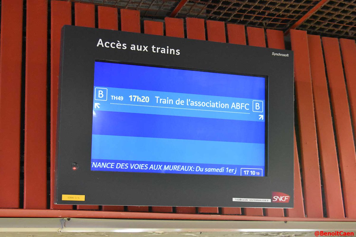 BenoitCaen's tweet photo. #patrimoineferroviaire #oldtrain passage de l'autorail X4039 dit "Picasso" en gare de #Caen
https://t.co/zxV3X4S2Eb https://t.co/n3XOGokyi1