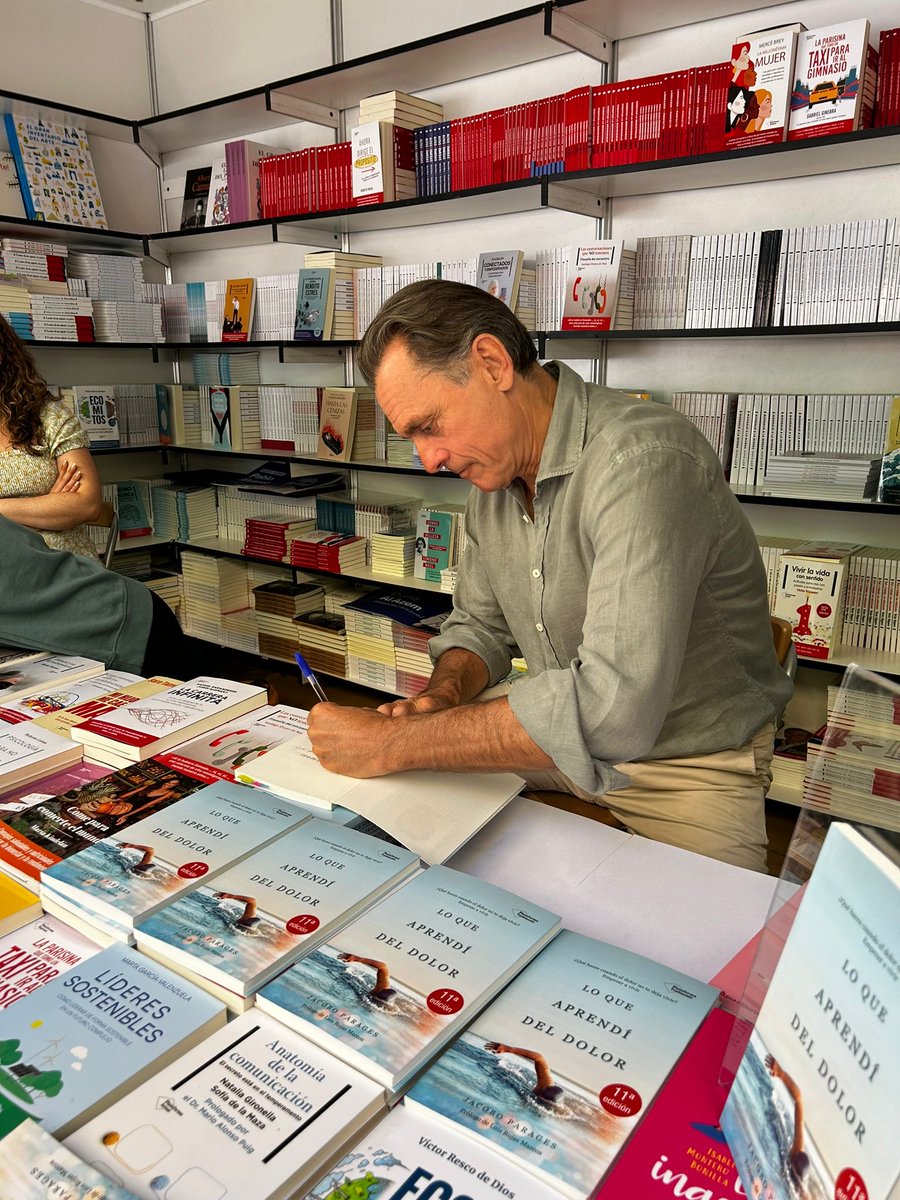 Jacobo Parages (@jacoboparages) on Twitter photo Fantástico estar esta mañana firmando ejemplares de mi libro "Lo que aprendí del dolor" en la <a href="/FLMadrid/">Feria del Libro de Madrid</a>
Gran cantidad de gente visitando un lugar tan especial. Gracias a todos los que os habéis acercado a mi caseta.
Gracias <a href="/PlataformaEdit/">Plataforma Editorial</a> Fantástico estar esta mañana firmando ejemplares de mi libro "Lo que aprendí del dolor" en la <a href="/FLMadrid/">Feria del Libro de Madrid</a>
Gran cantidad de gente visitando un lugar tan especial. Gracias a todos los que os habéis acercado a mi caseta.
Gracias <a href="/PlataformaEdit/">Plataforma Editorial</a>