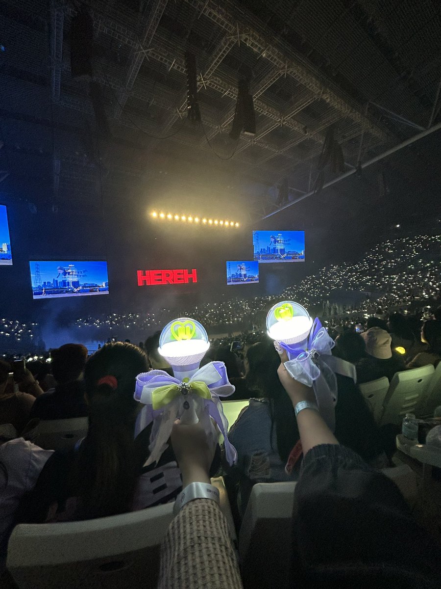 crayzav's tweet photo. My first and definitely will not be my last concert. See you again, next year bub @_IUofficial , as you promised 🫶🏻💜

#IU #IUinBulacan 
#HEREH_WORLD_TOUR_IN_MANILA https://t.co/V0dBVX82Fm