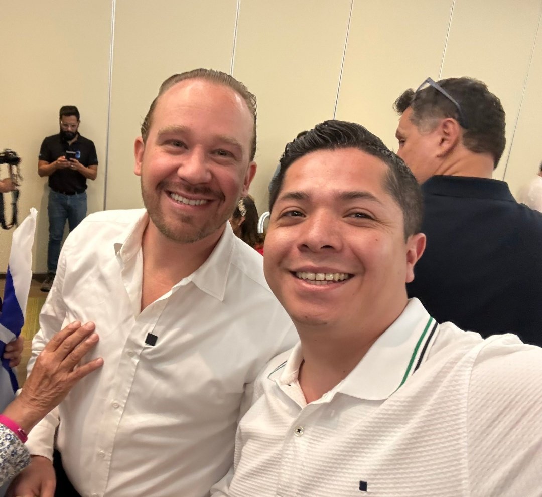 SoyCriSzis's tweet photo. El mejor producto de la alianza PRD-PAN es el gay 🏳️‍🌈 aspiracional y despojado de su individualidad y consciencia de clase, heteronormado y reproduciendo los discursos de sus violentadores homofóbicos, defendiendo y haciendo suyos sus intereses. https://t.co/7uDLG4Ntnf