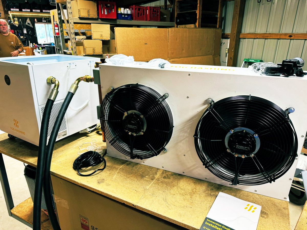 BitsBeTrippin's tweet image. BBT Todd @tprange98 and I working on getting the latest @Auradine_Inc immersion miner configured and installed in the @FogHashing C2 Home Immersion kit. BBT Team bought 3 units from Auradine and now have the Air Cooled AT1500 this immersion version and the up coming AT2880.