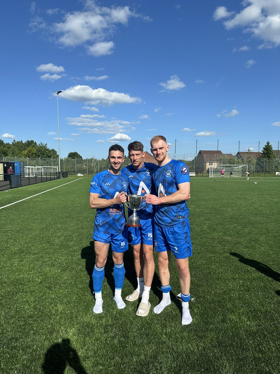 MarkSmith_96's tweet photo. Champions 🙌🏼🏆❤️ https://t.co/zMZZCiN0LR