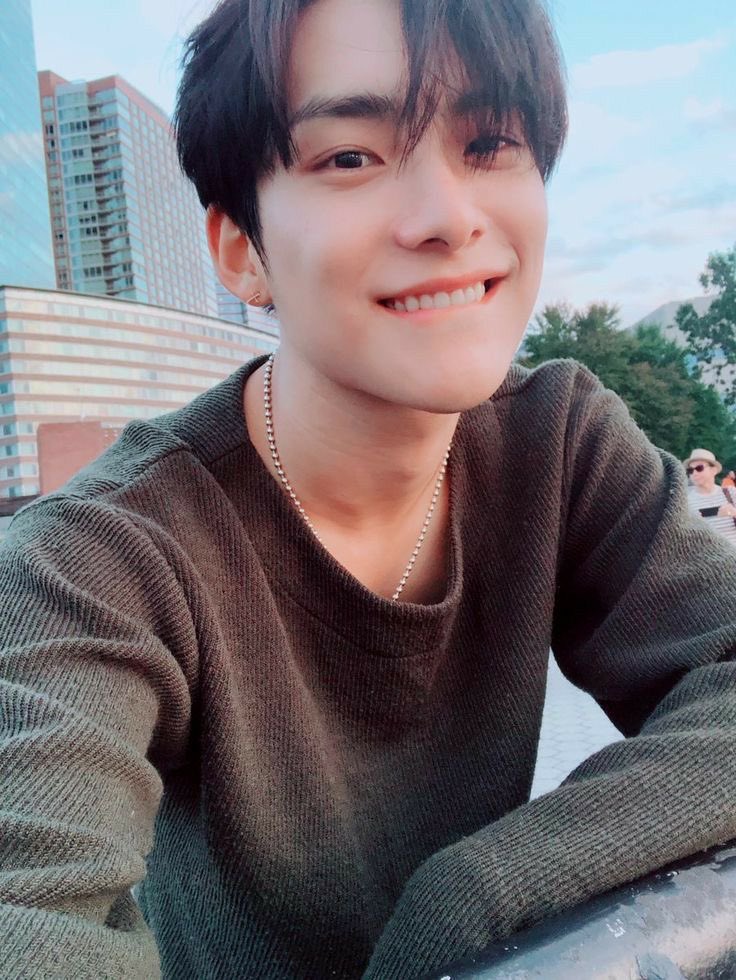 oddeyeeeee's tweet photo. 준희야 생일축하해❤️

항상 행복만 주는 우리의 클로버🍀 
초이스곁에 와줘서 너무 고맙고
항상 팀의 든든한 버팀목이 되어줘서 고맙고
오늘만틈은 준희의 행복을 우선시하고 꼭꼭꼭 행복을 왕창 받아라❤️

#불꽃리더_오션팍_탄신일
#HAPPYJUNHEEDAY
#ACE #에이스 #PARKJUNHEE https://t.co/f08QiKVjXE