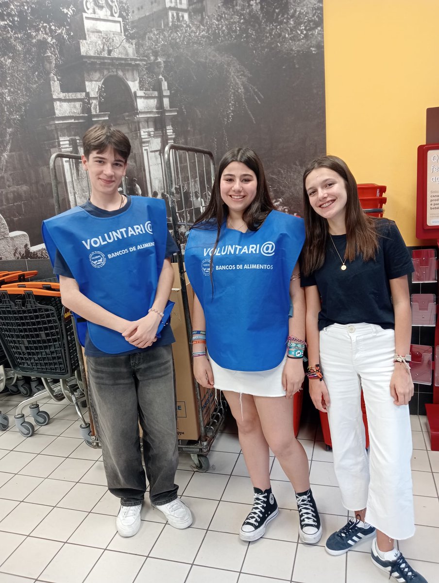 franciscanasOU's tweet photo. #voluntariado
Último acto solidario do mes de maio na campaña #BancoDeAlimentos promovido por @gadis e @franciscanasOU
#EQTMD https://t.co/dvUbGy5wRB