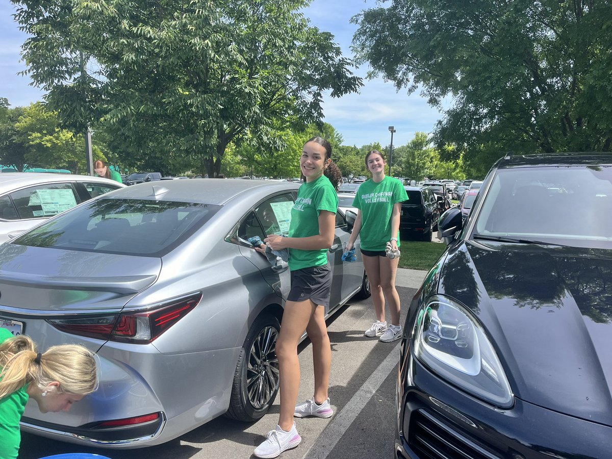 CoffmanVB's tweet photo. Team bonding on a Saturday morning?✅ cars for the pros are ready to go for this weeks Memorial Tournament! ⛳️ https://t.co/zxZaLSlBMi