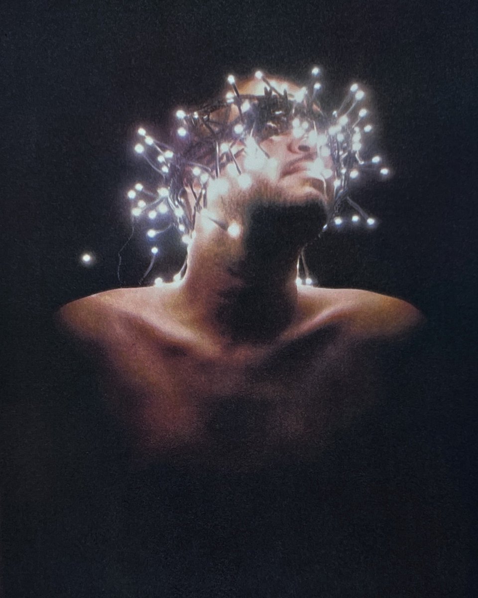 To celebrate pride month, we're highlighting artists exploring LGBTQ+ identity through the medium of print 🏳️‍🌈💫

Artwork details:
Scott Baxter
Untitled (Fairy Lights), 2023
28.5 x 38 cm
Edition of 6