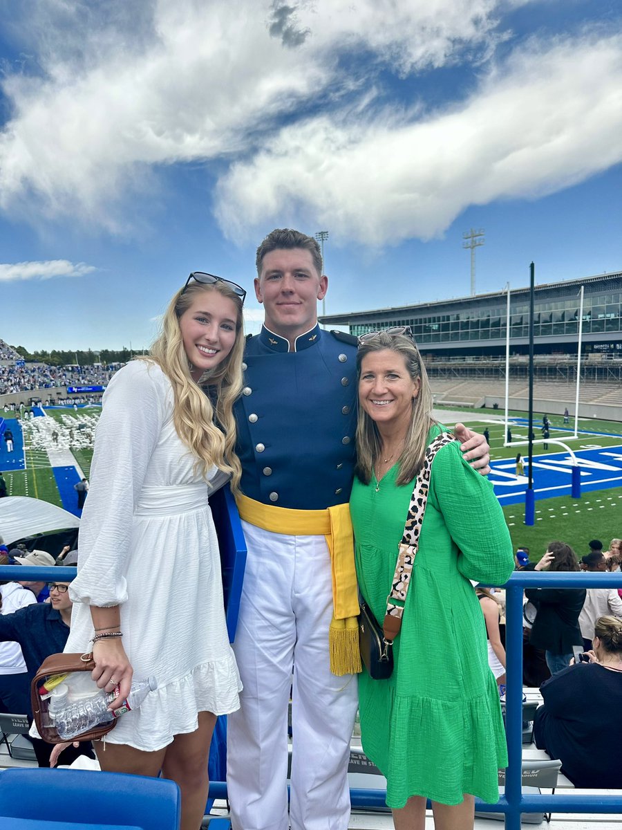 kendalgwilliams's tweet photo. My Air Force Academy grad!!🎓

Such a great couple of days in Colorado Springs getting to celebrate my favorite person!💙 I’m so proud of you, @alec_mock! https://t.co/w7UmYGtuJh