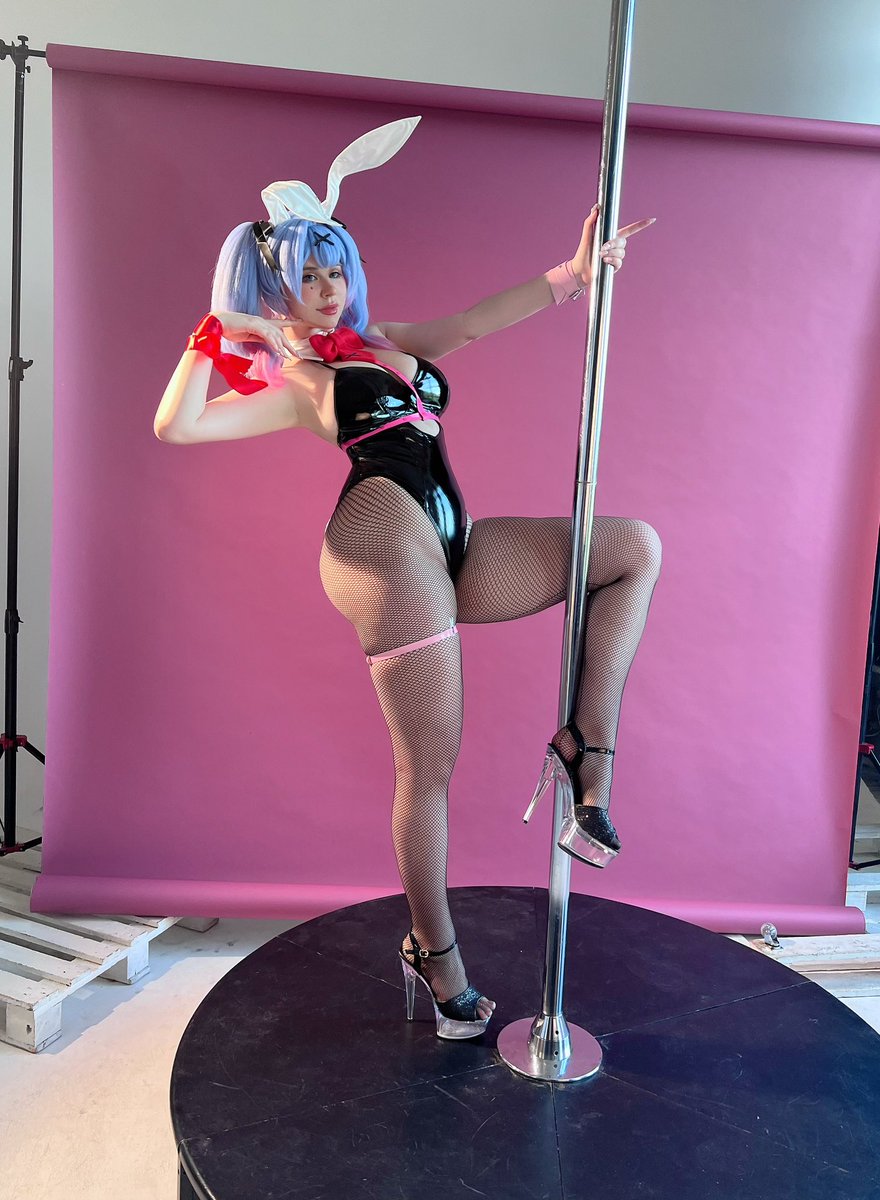 Hey Miku😈be a good girl