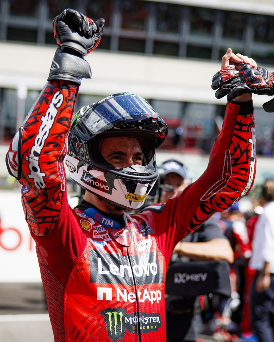 PeccoBagnaia's tweet photo. #ItalianGP 🇮🇹 
QP: P2 (1’44”504) +0.043
SPRINT: P1 

Che goduria che sei 🤟🏻🎸🫠 https://t.co/QsAdDa9223