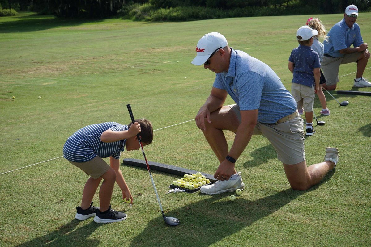 AJGAGolf's tweet photo. Clubs for Kids! 🏌️‍♂️

A couple AJGA juniors teamed up with the All-Marine Golf Team to give lessons to the future of golf! #ParrisIslandJr https://t.co/M0uhp2Dym2
