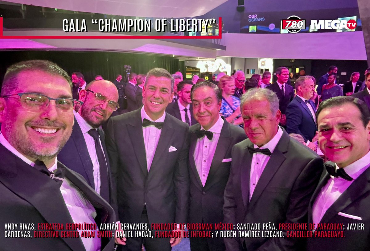 GALA "CHAMPION OF FREEDOM"|

🏆Santiago Peña fue galardonado con la distinción “Campeones de la Libertad”.

🇺🇸Fue durante la gala realizada por el Centro Adam Smith para la Libertad Económica.

🗽El premio fue otorgado por el exasesor de Donald Trump y actual presidente de la