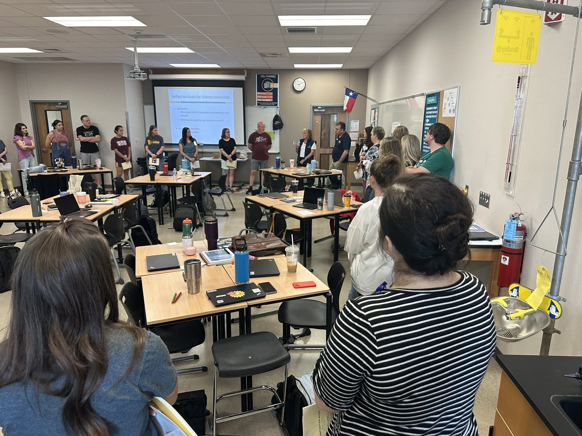 JLoLISDScience's tweet image. So inspired by our Leander ISD MS Science teachers! Two powerful learning days diving into their first @OpenSciEd units with @ActivateScience. Phenomena-driven, 3D teaching and learning!  #1LISD #3DScience #unleashcuriosity