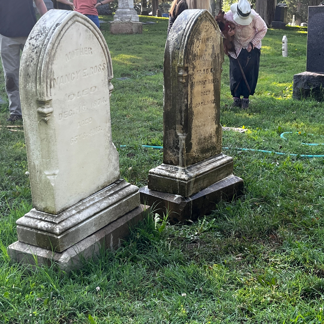 PROSOCO's tweet image. One was cleaned with ReVive, the other one we&apos;ll get to 😉

#PROSOCO #ReVive #HeadstoneCleaning #ReViveRestoration #BiologicalCleaning #ReViveYourHome #CemeteryPreservation #Headstone #StoneMason #Cleaning #MasonryRestoration #RemoveMold #LandscapeSafe