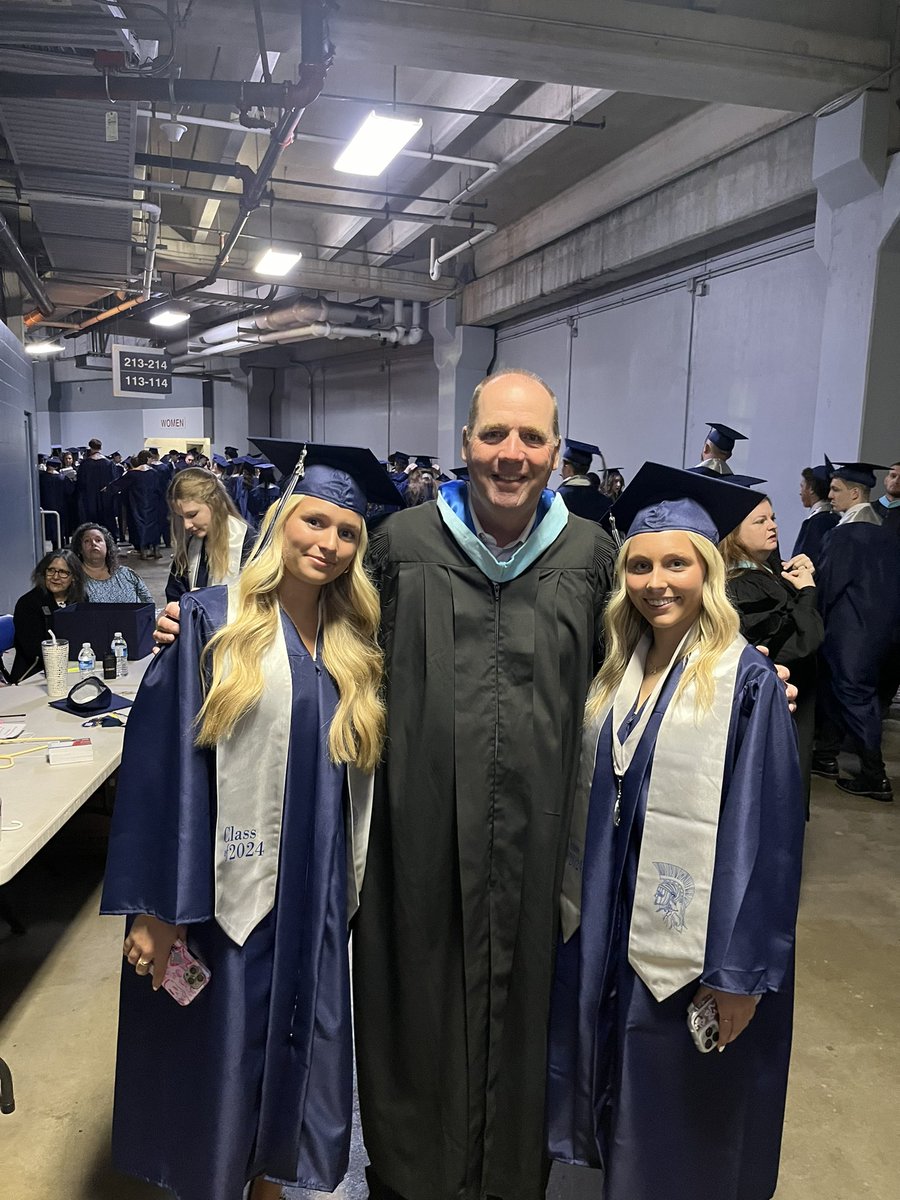 Backstage with #FHClassOf2024!!