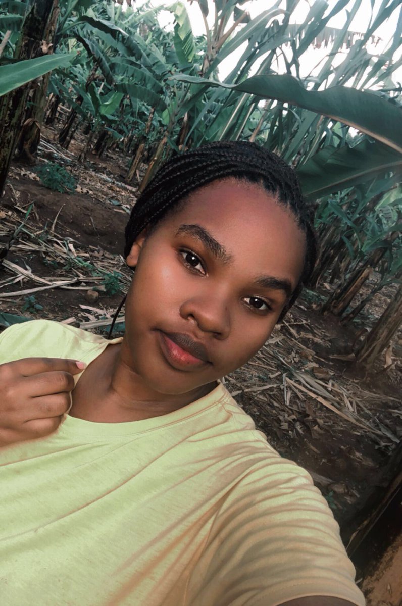Instead of weeding I was here taking selfies😫😫 i want to go back to town 😔