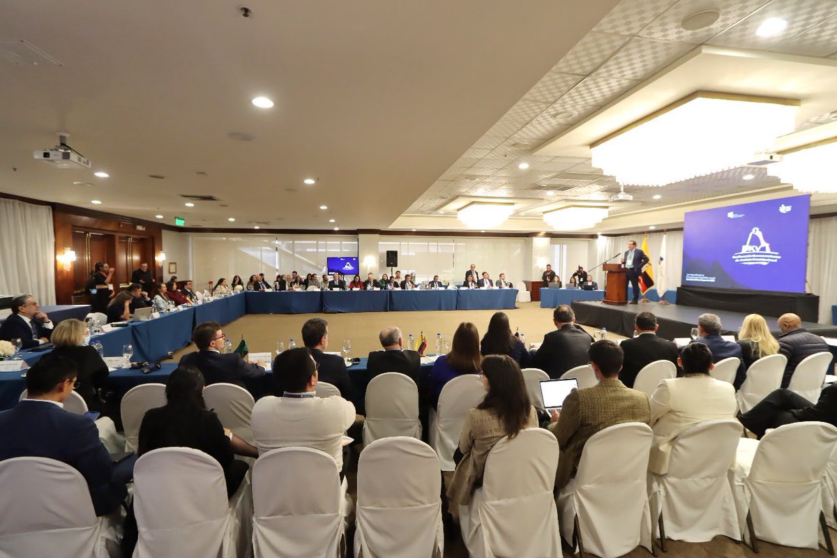 CorteConstEcu's tweet photo. @TC_Peru @TribunalConstRD @CConstitucional @CedecEcuador @tribconst_chile @TCP_bolivia @PoderJudicialCR @CC_Guatemala @PJdeHonduras @PoderJudicialPY #XVCIJC | Quito fue la sede de la XV Conferencia Iberoamericana de Justicia Constitucional. La próxima edición se realizará en Brasil, con el objetivo de continuar promoviendo el diálogo y el intercambio de conocimientos sobre justicia constitucional y sus prácticas.⬇️ https://t.co/VuKBc5oN3M