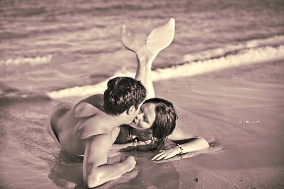 SexxxoSentido's tweet photo. Sumergirse en un poco de fantasía para no ahogarse en tanta realidad 🧜‍♀️🔥💋

#BesARTE https://t.co/pirchjFm6N