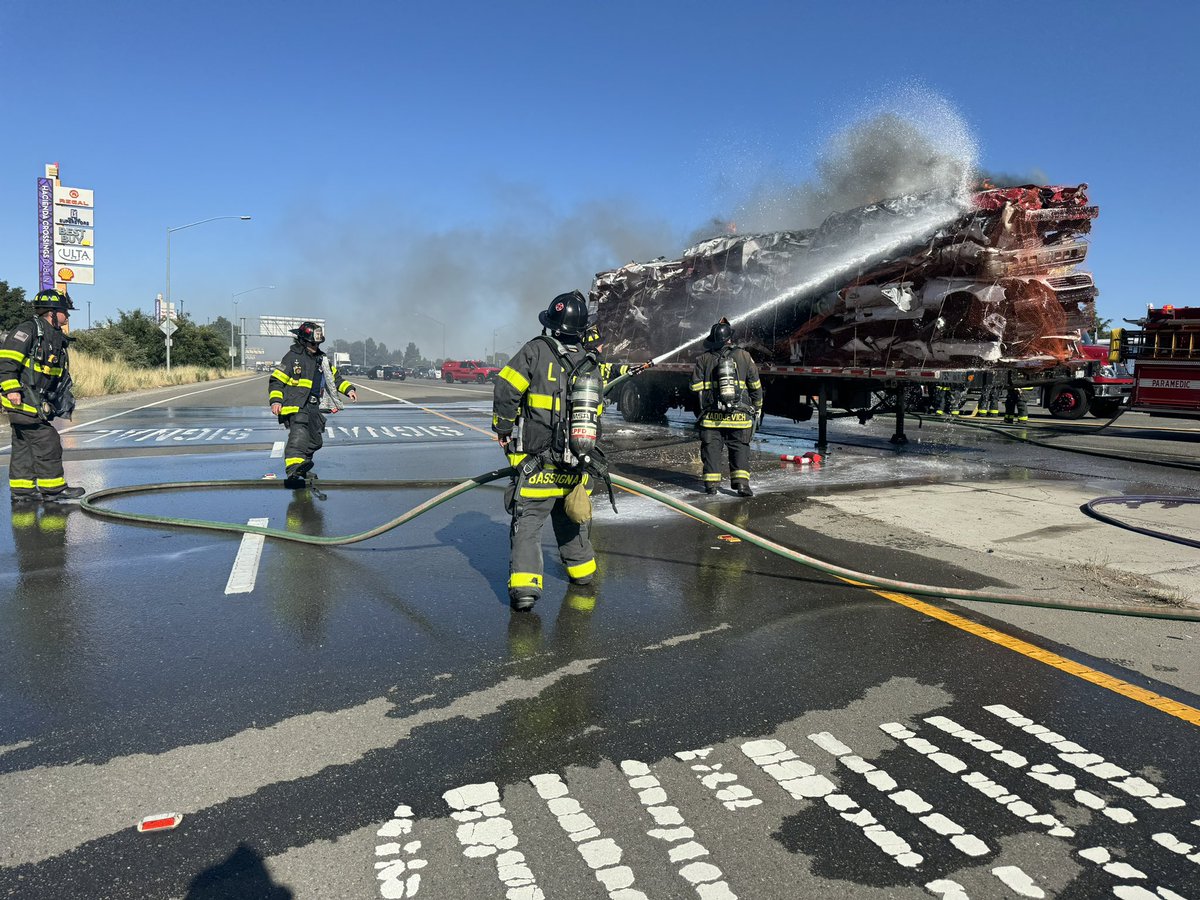 LPFDFirefighter's tweet photo. 🚨 Incident Update 🚨

Traffic Jam! 

Yesterday, crews responded to West Bound 580 at Hacienda for a large fire involving a semi truck carrying crushed old cars for metal recycling. 

A big thank you to our brave firefighters for their dedication and hard work!🔥

#LPFD https://t.co/ERoRIumACh