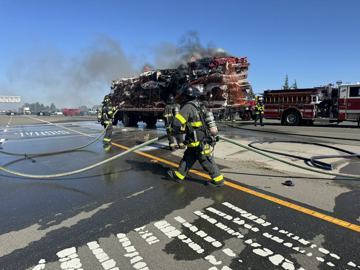 LPFDFirefighter's tweet photo. 🚨 Incident Update 🚨

Traffic Jam! 

Yesterday, crews responded to West Bound 580 at Hacienda for a large fire involving a semi truck carrying crushed old cars for metal recycling. 

A big thank you to our brave firefighters for their dedication and hard work!🔥

#LPFD https://t.co/ERoRIumACh