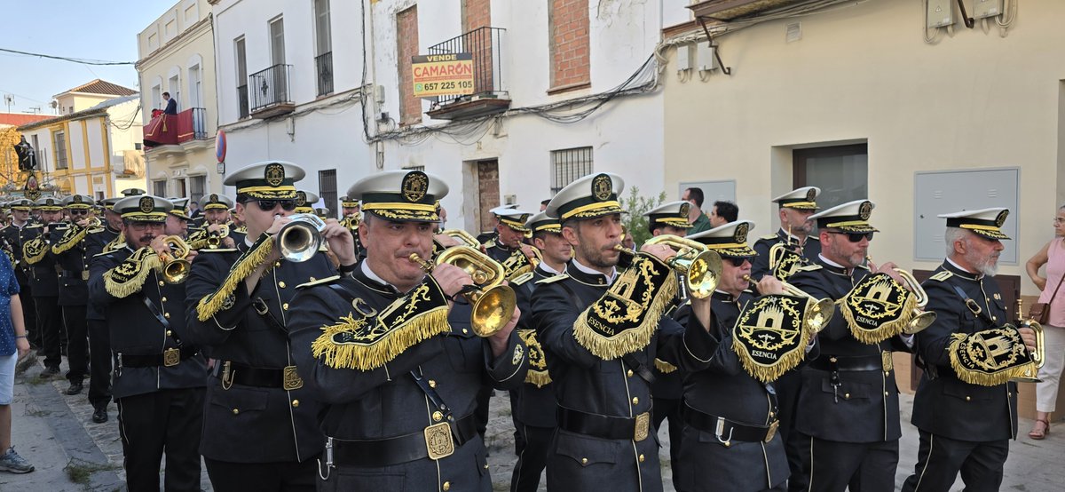 CCyTTEsencia's tweet photo. IMPORTANTE ❗ ESTRENO NUEVO UNIFORME

El pasado 30 de mayo nuestra formación estrenó la nueva uniformidad en el Corpus Christi de la Puebla del Río.

Os dejamos una selección de fotografías de dicha actuación.

📷 @__Sherezade__ https://t.co/TaOB2jCbPW