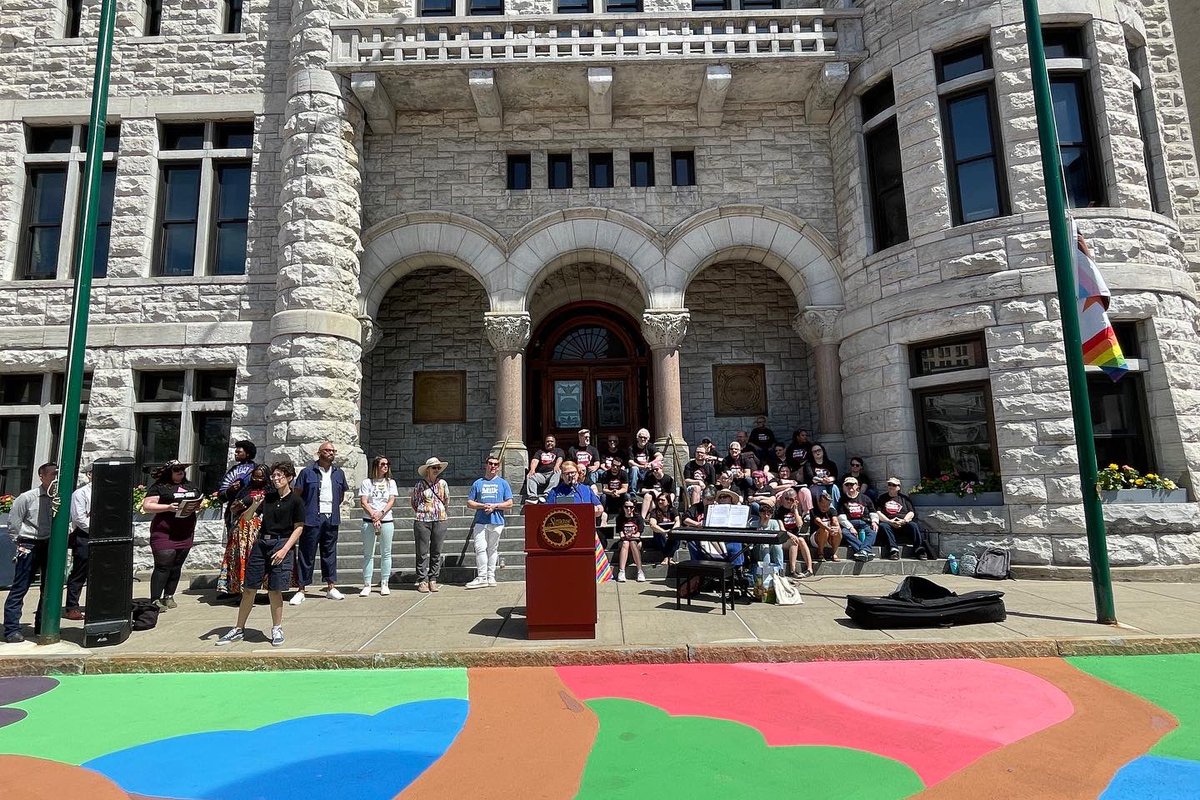 Today for the first time, we raised the #Pride @firstlightsyr flag at City Hall! A combination of the Syracuse City flag and the Progress flag, we’re proud to have such a vibrant #lgbtq🌈 community in Syracuse. Happy Pride Month! 🏳️‍🌈🏳️‍⚧️ #PrideMonth