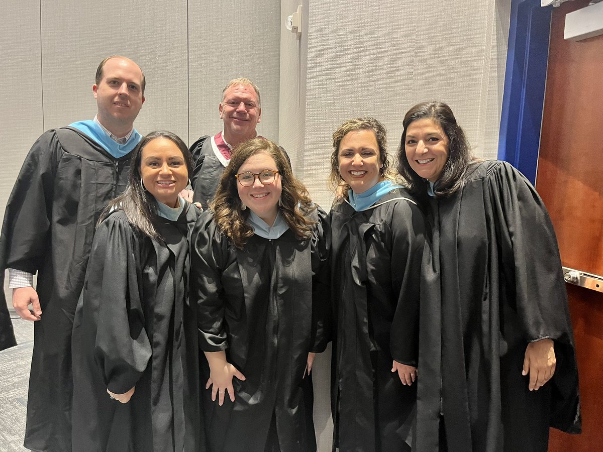 Stephanie Lyle tweet media