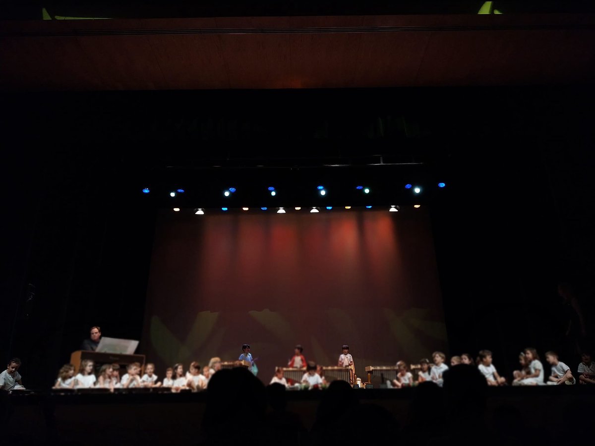 UnionporLeganes's tweet photo. 🎼 CULTURA
La Concejala @MercedesULEG no se ha querido perder los conciertos fin de curso de los grupos de Música y Movimiento de las profes Inma, Ana, Cristina y Esther.
#Uleg #Leganés #SentimosLeganés https://t.co/meGHcLaRGl