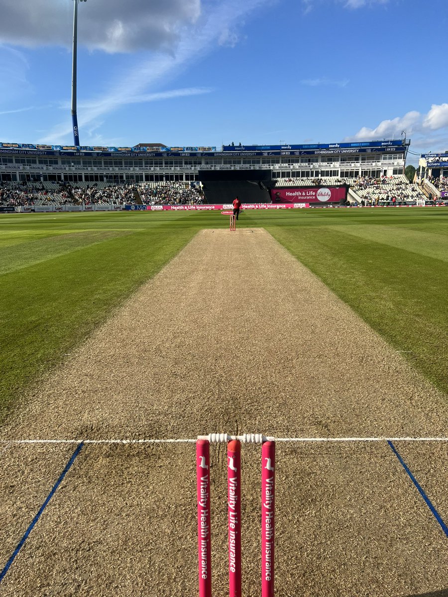 Same pitch for tonight tidy up and tea to go for <a href="/WarwickshireCCC/">Bears</a> v <a href="/TrentBridge/">Nottinghamshire CCC</a>