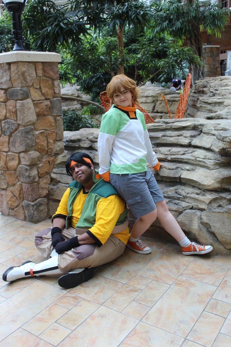 TheBigChef92's tweet photo. Hey what's up guys!? Thought about showing you guys some Awesome Team Punk Photos during Weebcon '24 featuring @MoriartyToki #voltronlegendarydefendercosplay #voltron2024 #hunkgarrett  #hunkvoltron #pidgevoltron #teampunk #pidgexhunk #hidge #hidgevoltron https://t.co/4k3fBQEEh9