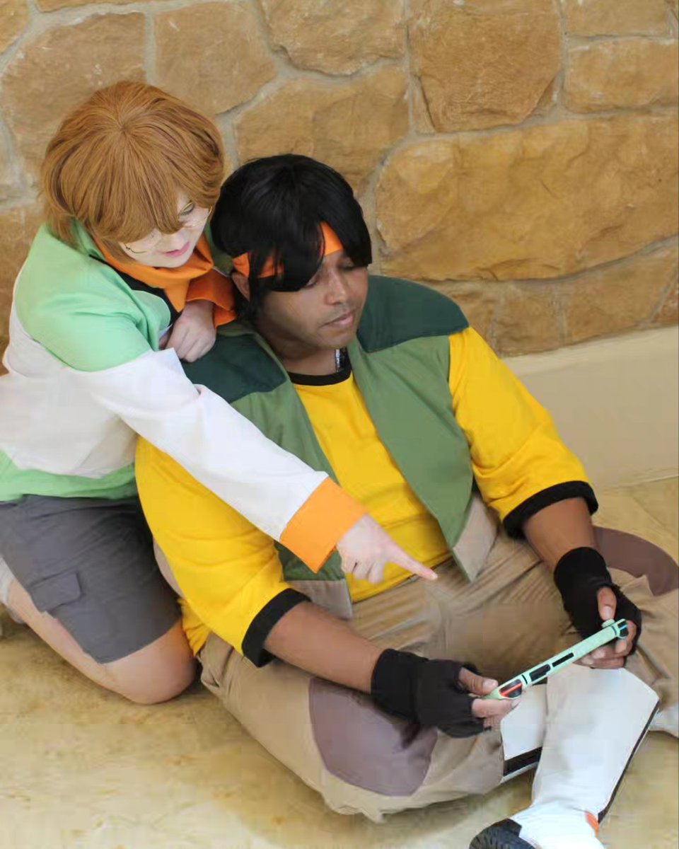 TheBigChef92's tweet photo. Hey what's up guys!? Thought about showing you guys some Awesome Team Punk Photos during Weebcon '24 featuring @MoriartyToki #voltronlegendarydefendercosplay #voltron2024 #hunkgarrett  #hunkvoltron #pidgevoltron #teampunk #pidgexhunk #hidge #hidgevoltron https://t.co/4k3fBQEEh9