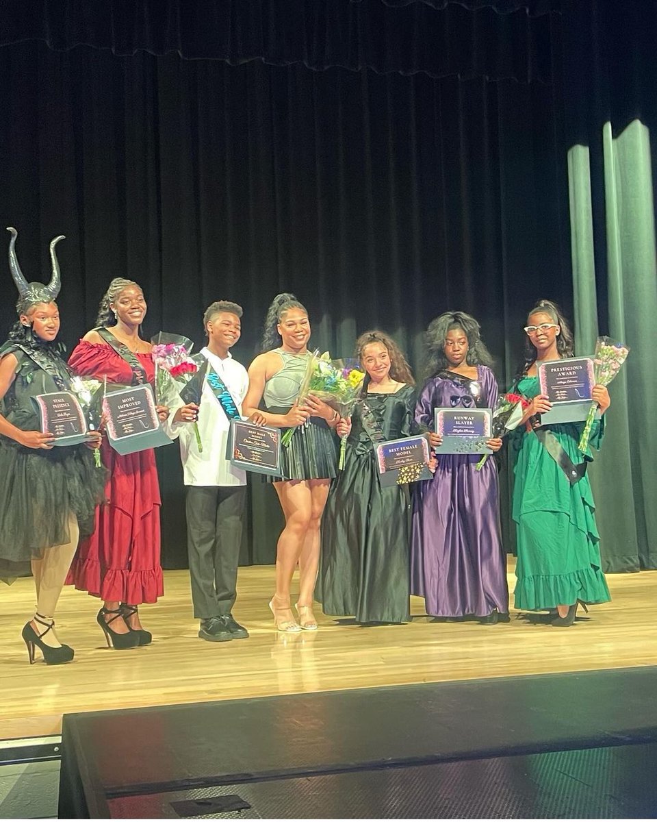 WalkerMillMS's tweet photo. Our Prestigious Models put on an excellent fashion show last month! Ms. Lampkins and Ms. Blocker deserve a huge round of applause. @wmmstag #pgcps #pgcpsproud #pantherpride #wmms #blueandgold #modelbehavior #ModelingTeam https://t.co/4FGhO7zQW2