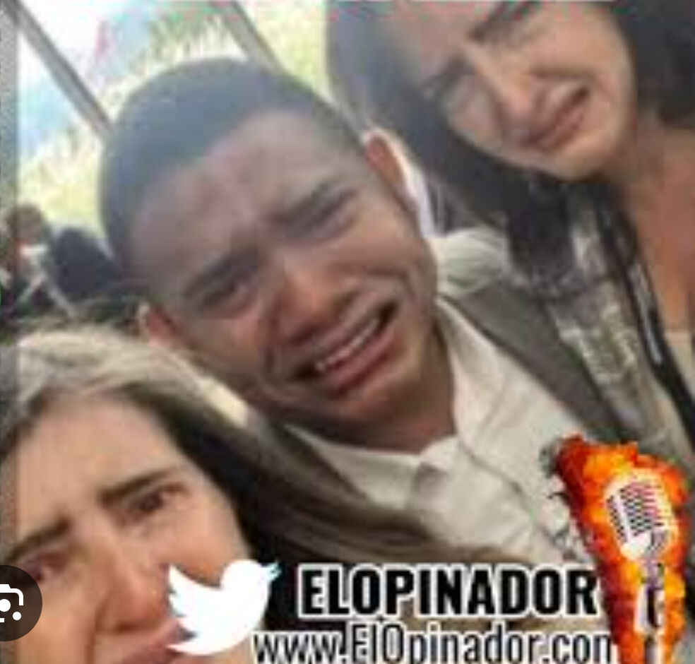 edgarjotamontes's tweet photo. @ernestomaciast @petrogustavo @AlvaroUribeVel Triste noticia el retiro del @CeDemocratico del intelectual, culto, educado @ernestomaciast. Se va un sabio. Duro golpe para el Uribismo. Han llorado su retiro @PalomaValenciaL @MariaFdaCabal y @MiguelPoloP. Es irremplazable.. Jajaja. https://t.co/s7QizR4Q2x