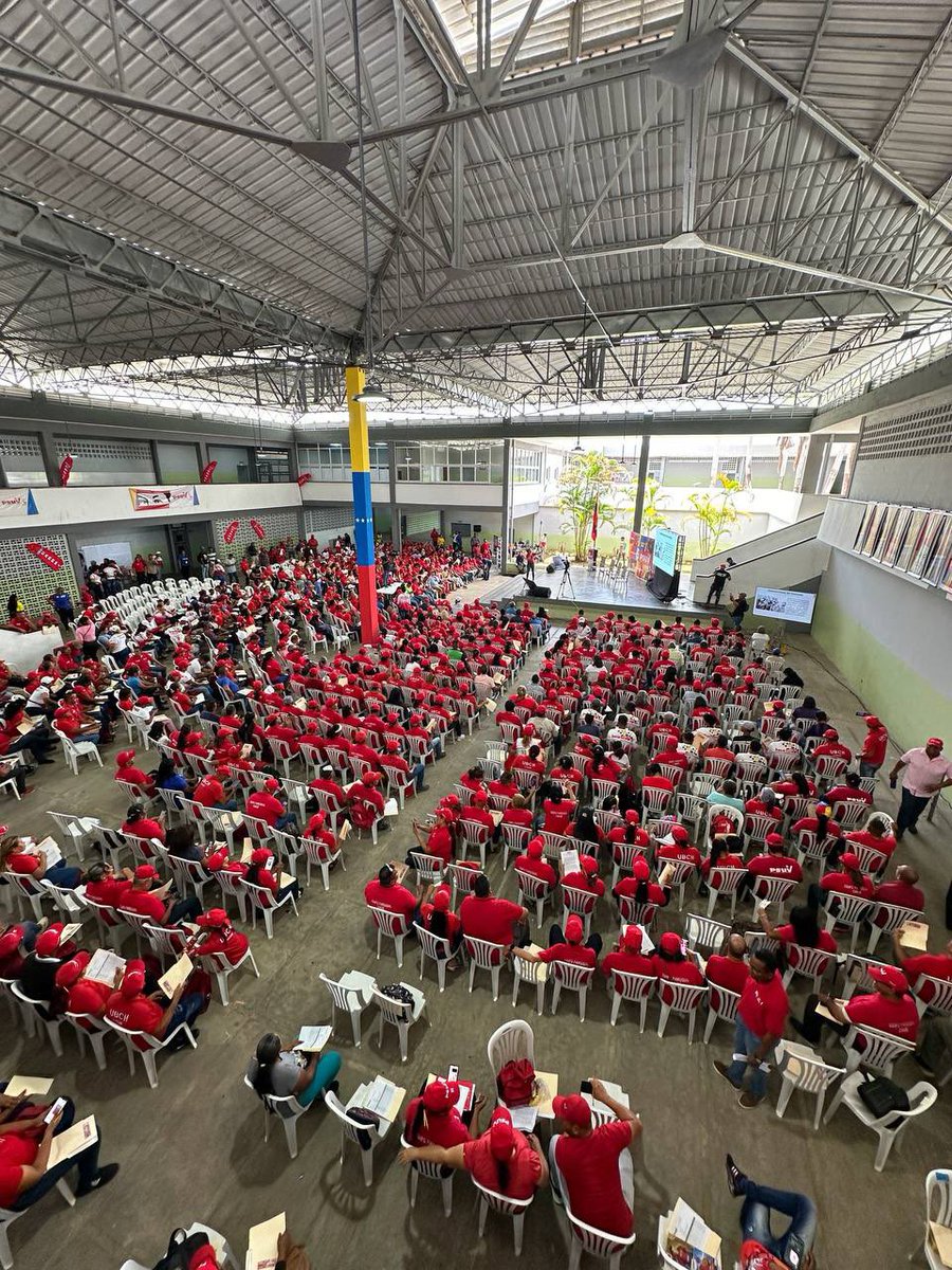 OviedoPSUV's tweet photo. Bienvenido hermano Pedro Infante a Ciudad Guayana, tu tierra, hoy el pueblo está de pie con @NicolasMaduro en el Pleno Organizativo del PSUV rumbo a la victoria del 28J.

#PuebloEnLasRedes https://t.co/1AAjQEeWd7