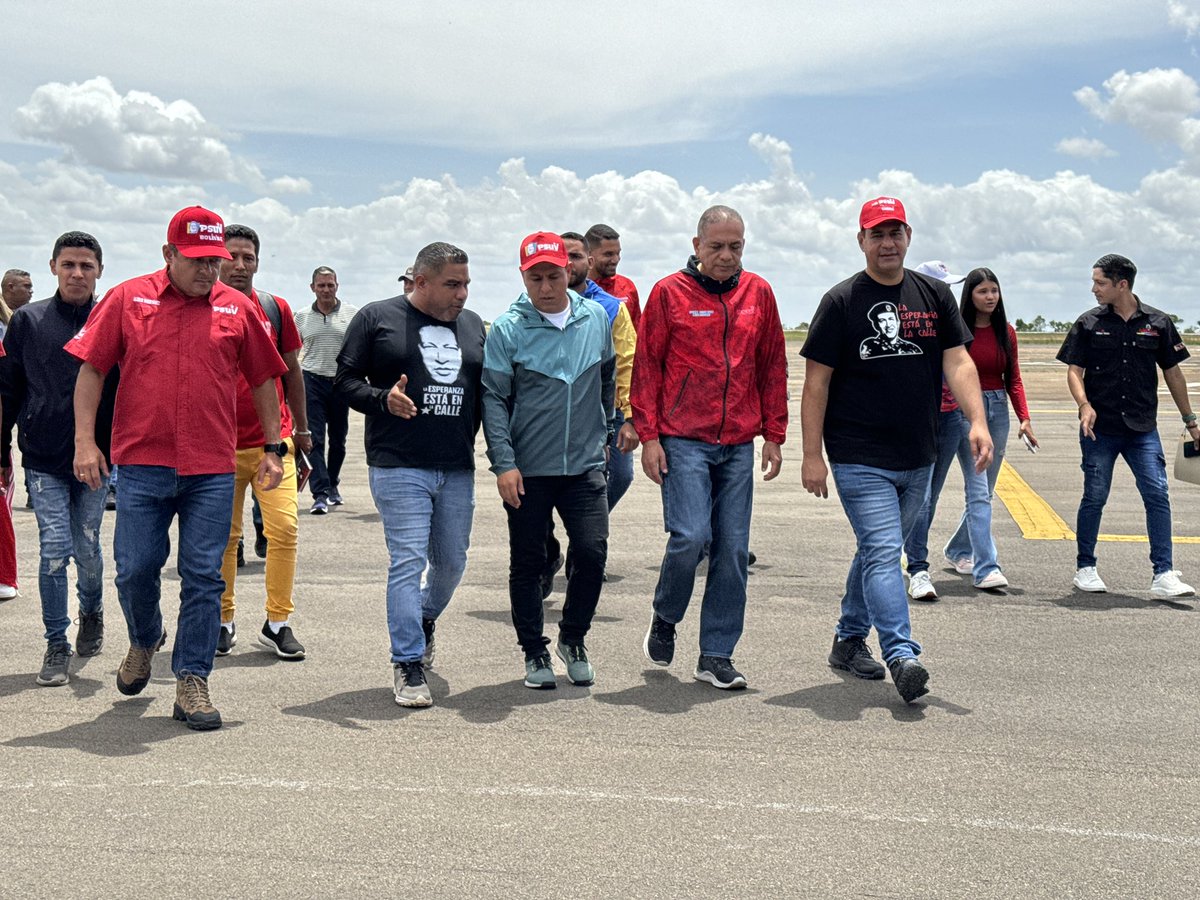 OviedoPSUV's tweet photo. Bienvenido hermano Pedro Infante a Ciudad Guayana, tu tierra, hoy el pueblo está de pie con @NicolasMaduro en el Pleno Organizativo del PSUV rumbo a la victoria del 28J.

#PuebloEnLasRedes https://t.co/1AAjQEeWd7