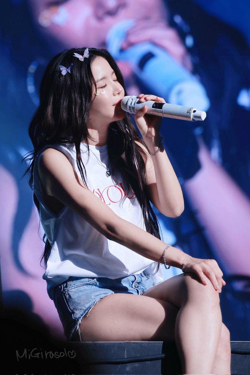 WHEEINTHEMO_ON's tweet photo. 20240601 SOLAR 2ND CONCERT 
[COLOURS] in Seoul - DAY 1

Estoy enamorada🥹

#솔라 #SOLAR #김용선 https://t.co/orq1A341dr