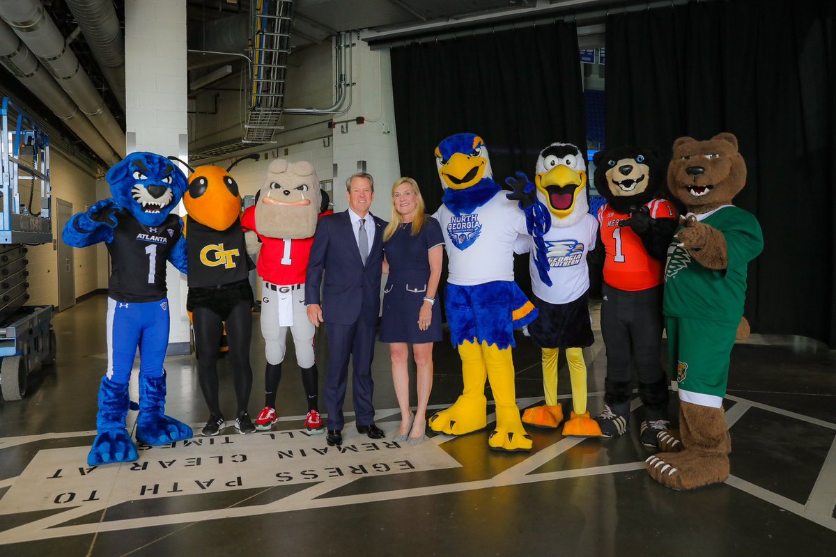 GovKemp's tweet photo. Today we celebrated some of Georgia’s best and brightest high school graduates at the annual Valedictorian Day celebration.

Our future is bright because of these young leaders! https://t.co/d95AUmHmPn