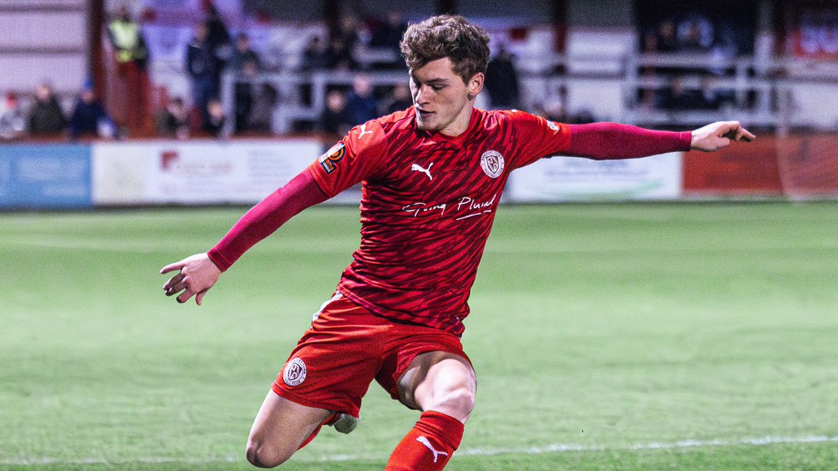 Alfie Bates available this summer, after leaving Brackley. 

Brilliant pick up for any 
National League side this Summer. 

Still such a young player with so much experience already. Very versatile in midfield, technically a very gifted player. 

#Vanarama #NationalLeague