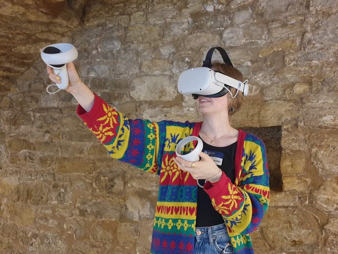 Gestern waren fast 400 Besucher:innen zur Langen Nacht der Museen in der Archäologischen Sammlung der <a href="/UniJena/">Universität Jena</a> - ein schöner Erfolg! 🎉 Die beiden Ausstellungen können noch bis zum 12.07. besucht werden! 🏺🏛️🪙🔎