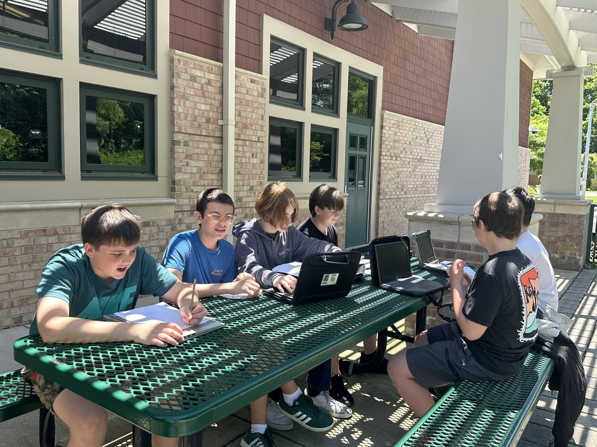 mhelladisla's tweet photo. Turning nature's classroom into our study haven! 🌳📚Prepping for our SOL—immersing in offline learning and stepping away from the online world, just the kids using their amazing minds, hearts willing to learn, and the green surroundings.

I’m so proud to be their Math teacher!💚 https://t.co/mEbaCM09xg
