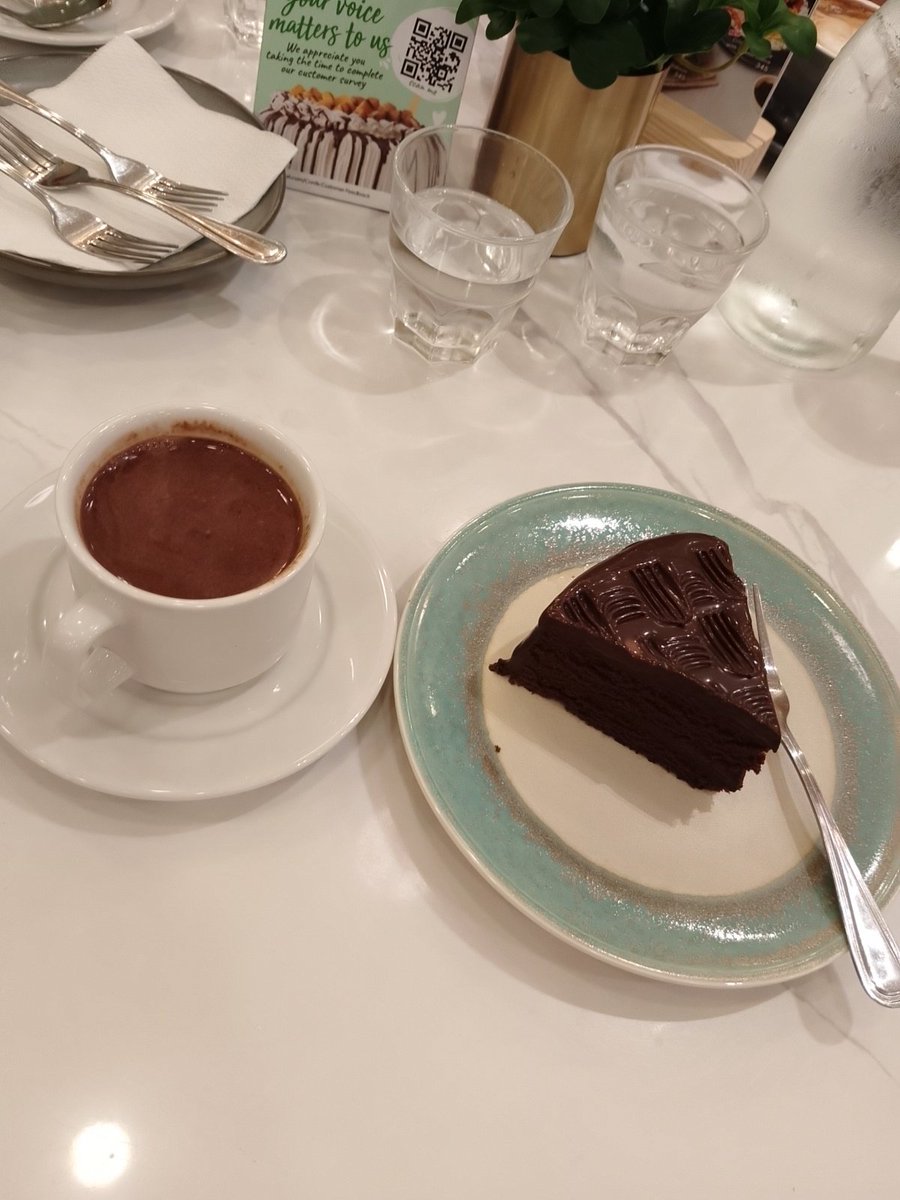 redevider's tweet photo. Chocolate² https://t.co/zQqDCbh0FJ