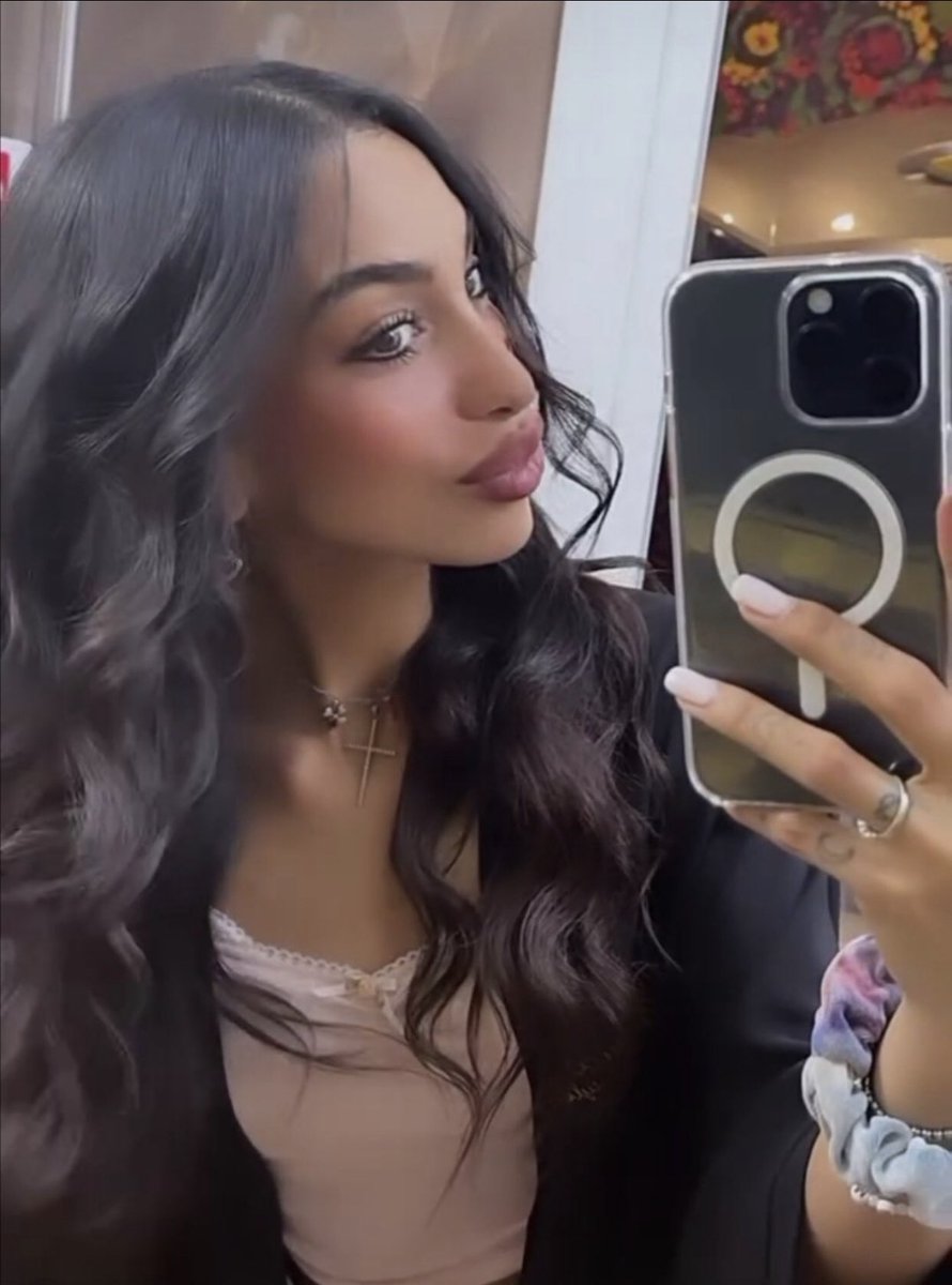 raffy_capasso's tweet photo. La bellezza tu 💜🧚🏽♀️
#bortussie #fairylu #manuelbortuzzo #beliebers #manuelmateo #lulu #fatina #fatini #fairy https://t.co/aI1dIpO986