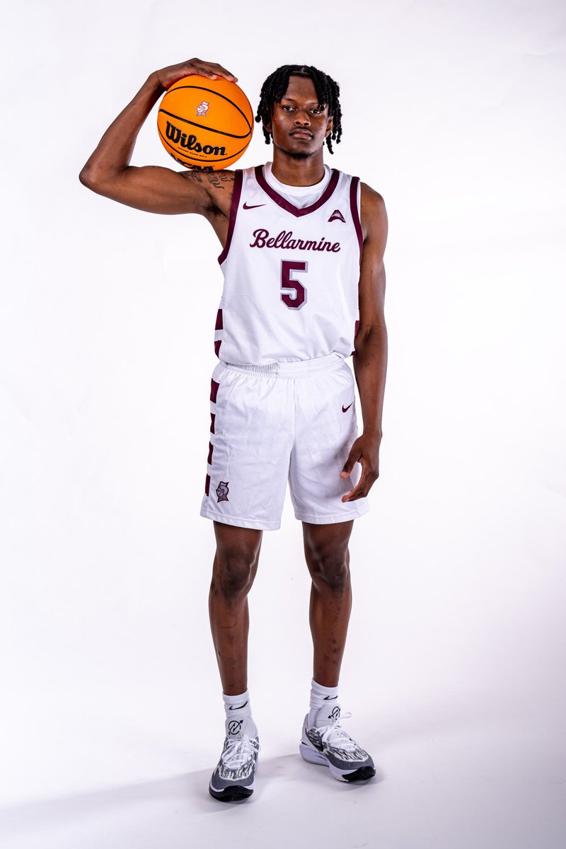 MylesWatkins14's tweet photo. 1000% Committed!! 🤍❤️

@Coach_Frazer @PCCLancersMBB 
@BUKnightsMBB https://t.co/BhlnY4oESz